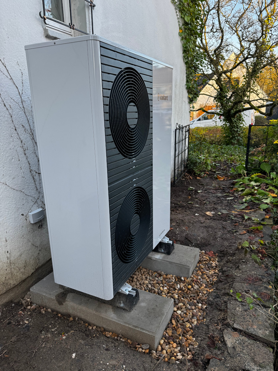 12kwh Vaillant aroTHERM Außeneinheit in Krefeld - installiert von 360Volt