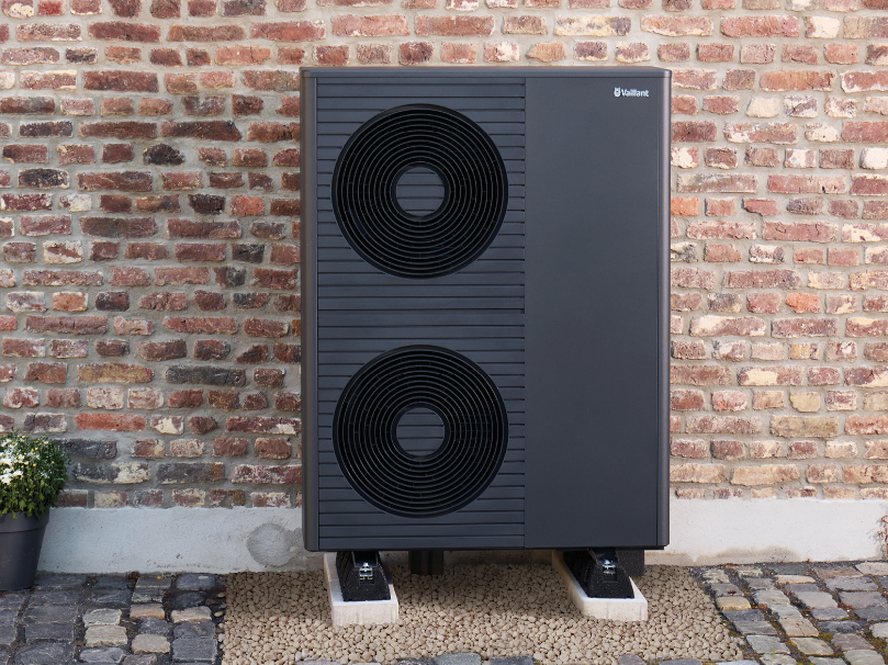 Vaillant aroTHERM plus 10 kW in Anthrazit